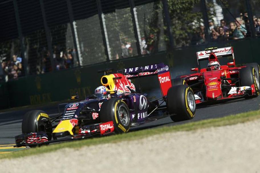 Il duello tra Ricciardo (Red Bull) e Raikkonen  stato tra le cose pi belle del primo GP stagionale. Reuters